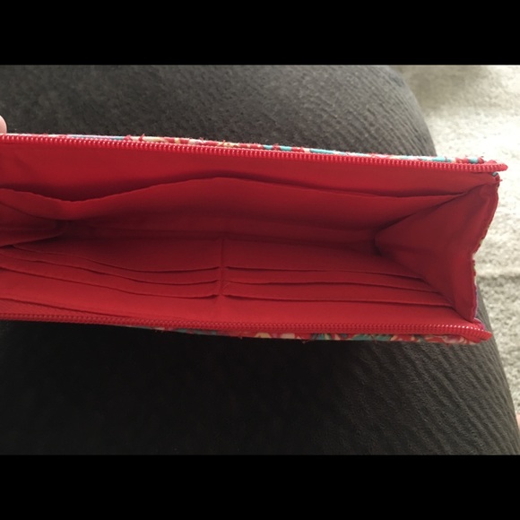 Vera Bradley wristlet - Picture 3 of 3